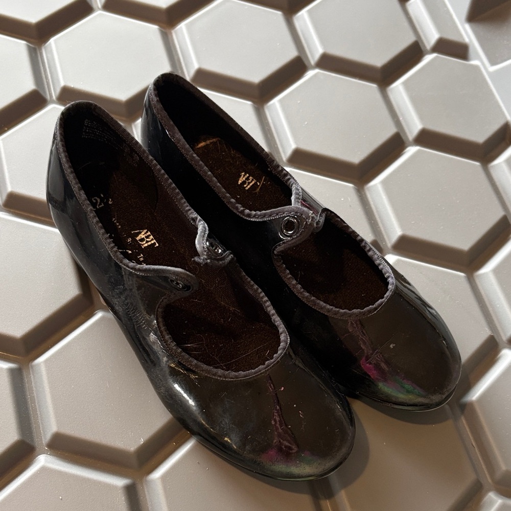 Girls Black Patent Mary Jane Dress Shoes with Button Strap